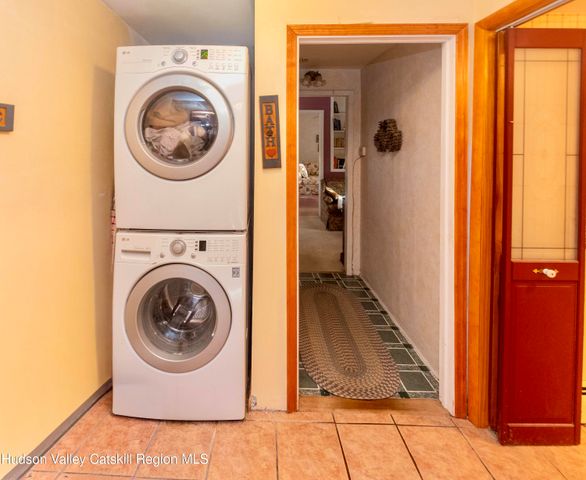 28 John Carle, Saugerties, NY 12477
