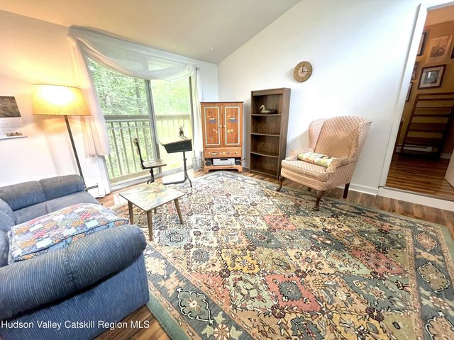28 John Carle, Saugerties, NY 12477