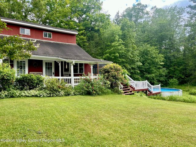 28 John Carle, Saugerties, NY 12477