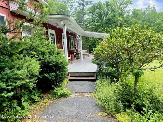 28 John Carle, Saugerties, NY 12477