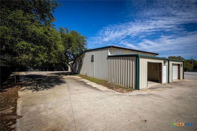 180 Spring Mountain Drive, Canyon Lake, TX 78133
