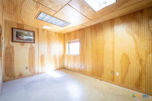 180 Spring Mountain Drive, Canyon Lake, TX 78133
