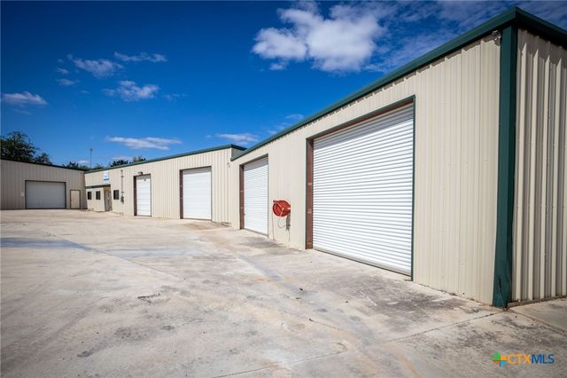 180 Spring Mountain Drive, Canyon Lake, TX 78133