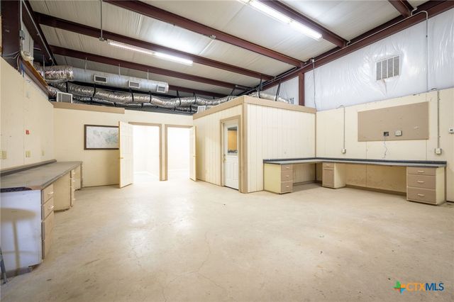 180 Spring Mountain Drive, Canyon Lake, TX 78133