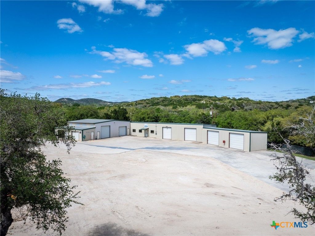 180 Spring Mountain Drive, Canyon Lake, TX 78133