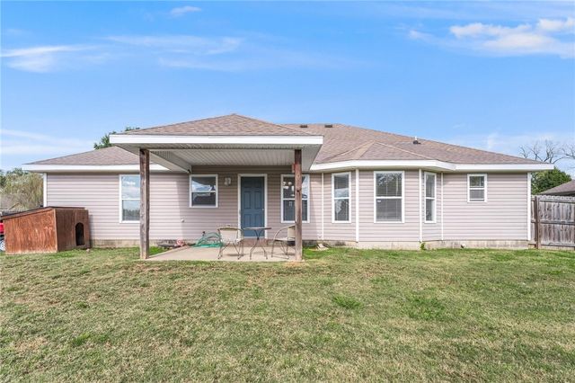 741 Iroquois Drive, Prairie Grove, AR 72753