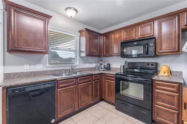 741 Iroquois Drive, Prairie Grove, AR 72753