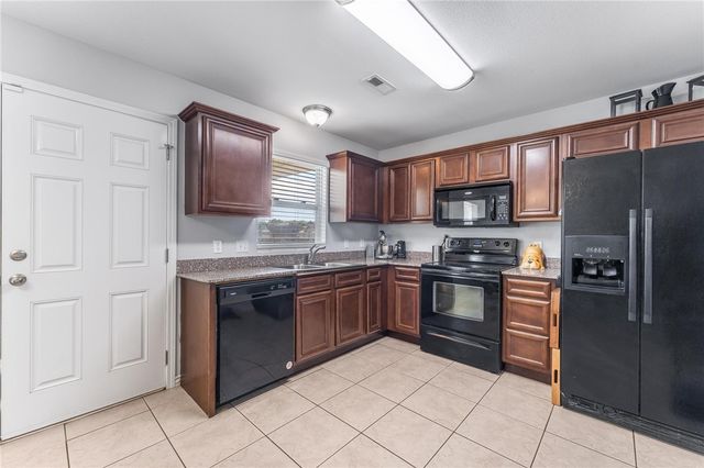 741 Iroquois Drive, Prairie Grove, AR 72753