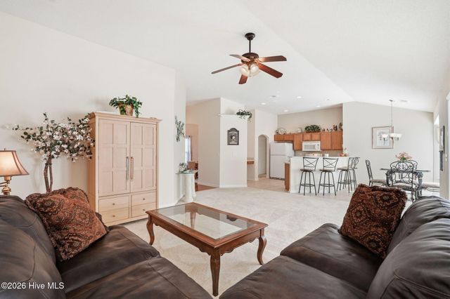 665 NW Meadowbrook Lane NW, Calabash, NC 28467