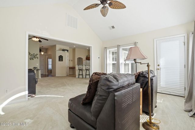 665 NW Meadowbrook Lane NW, Calabash, NC 28467