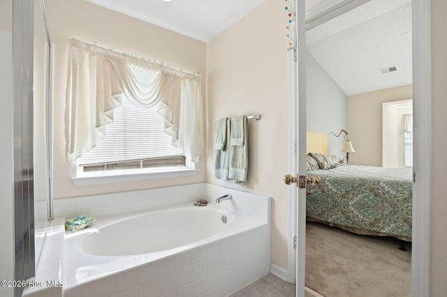 665 NW Meadowbrook Lane NW, Calabash, NC 28467