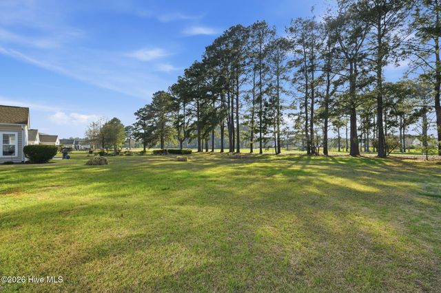 665 NW Meadowbrook Lane NW, Calabash, NC 28467