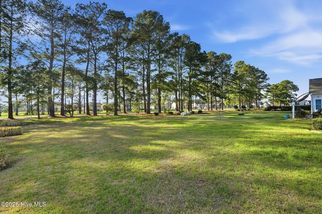 665 NW Meadowbrook Lane NW, Calabash, NC 28467