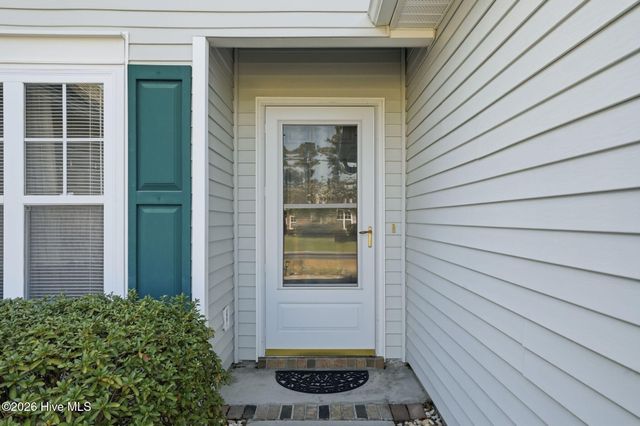 665 NW Meadowbrook Lane NW, Calabash, NC 28467