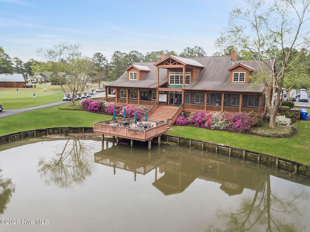 665 NW Meadowbrook Lane NW, Calabash, NC 28467