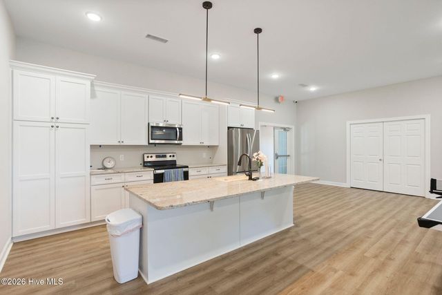 665 NW Meadowbrook Lane NW, Calabash, NC 28467