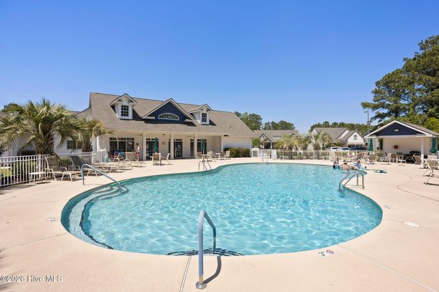 665 NW Meadowbrook Lane NW, Calabash, NC 28467