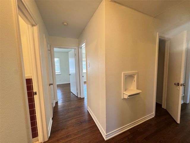 2715 Fenwick Drive, Dallas, TX 75228