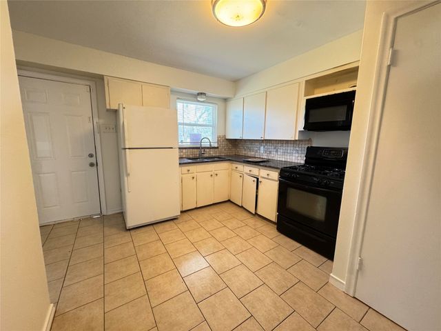 2715 Fenwick Drive, Dallas, TX 75228