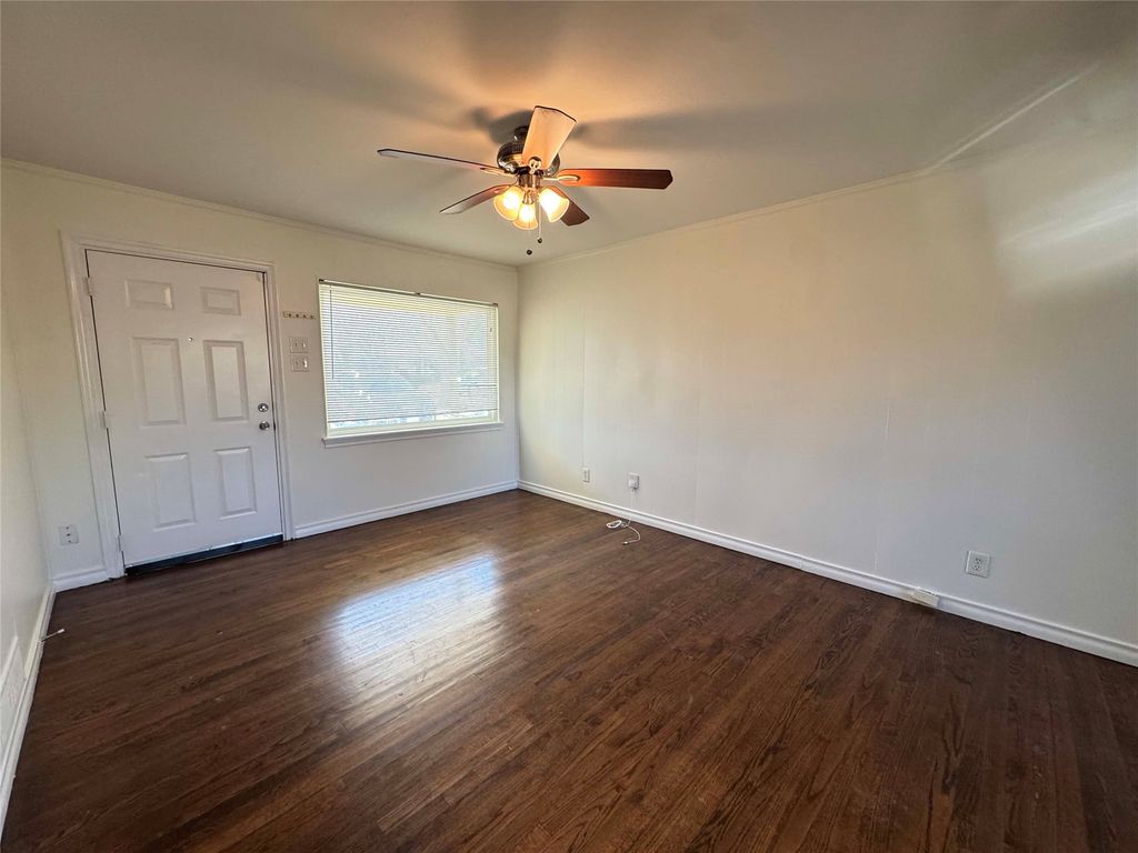 2715 Fenwick Drive, Dallas, TX 75228