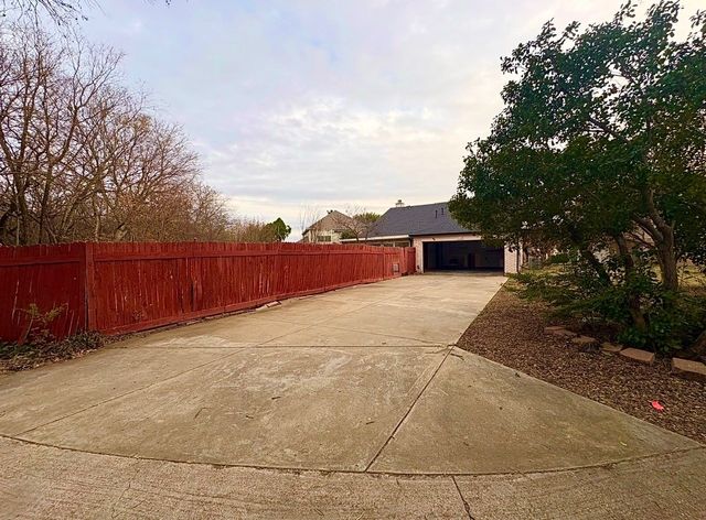 866 Sonora Lane, Grand Prairie, TX 75052