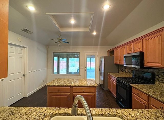 866 Sonora Lane, Grand Prairie, TX 75052