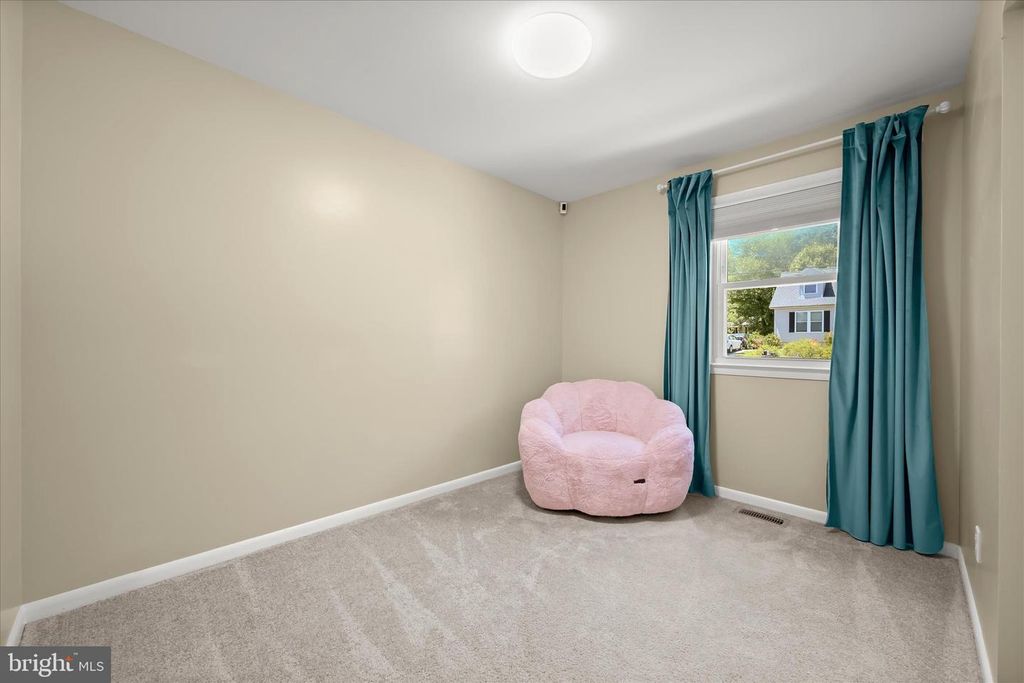Image 13 of property listing at 9315 MADISON AVE, Laurel, MD 20723