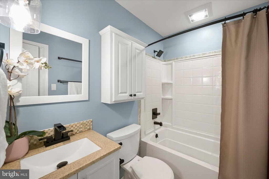 Image 17 of property listing at 9315 MADISON AVE, Laurel, MD 20723