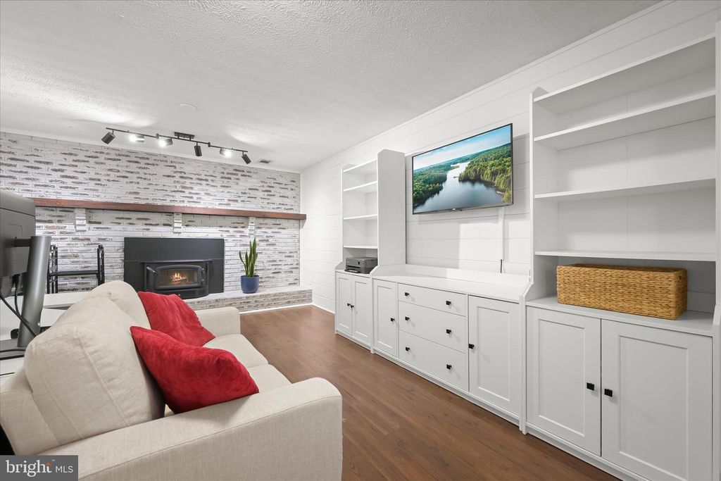 Image 19 of property listing at 9315 MADISON AVE, Laurel, MD 20723