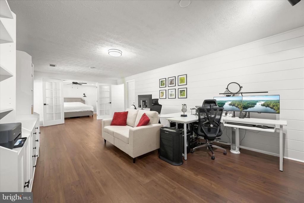 Image 21 of property listing at 9315 MADISON AVE, Laurel, MD 20723