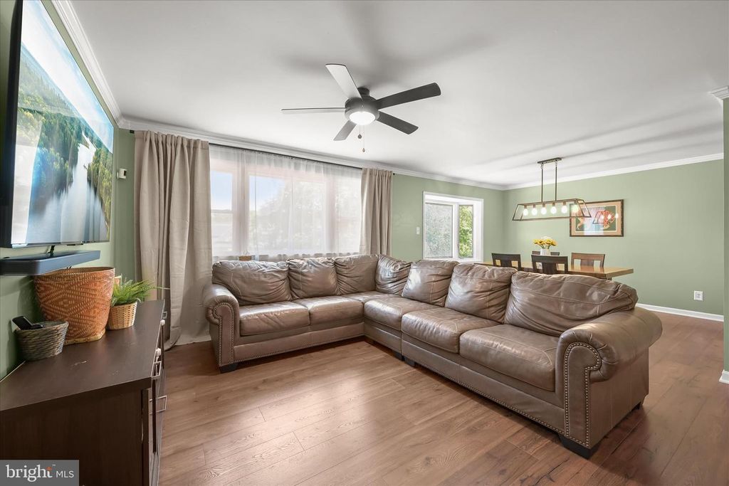 Image 3 of property listing at 9315 MADISON AVE, Laurel, MD 20723