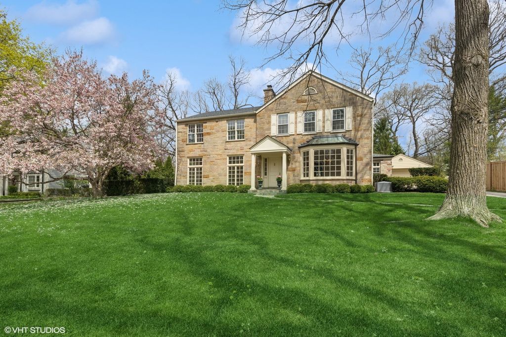360 Linden Avenue, Lake Forest, IL 60045