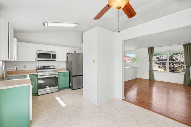 6766 Crisler Court, Burlington, KY 41005