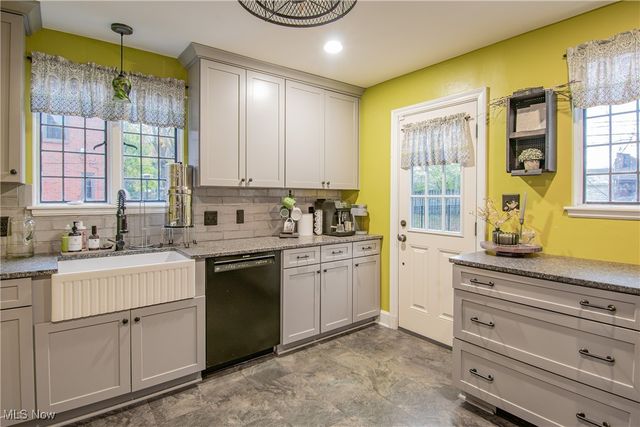 18302 Scottsdale Boulevard, Shaker Heights, OH 44122