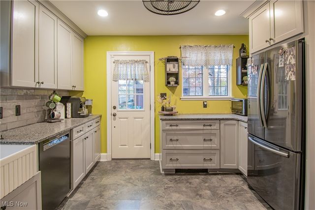 18302 Scottsdale Boulevard, Shaker Heights, OH 44122