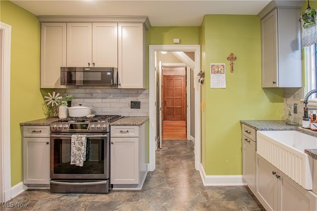 18302 Scottsdale Boulevard, Shaker Heights, OH 44122