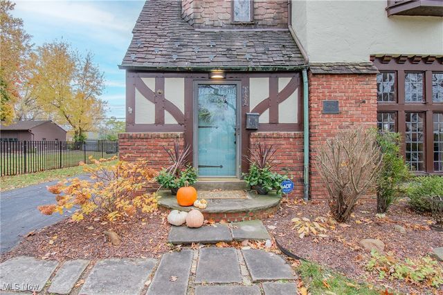 18302 Scottsdale Boulevard, Shaker Heights, OH 44122