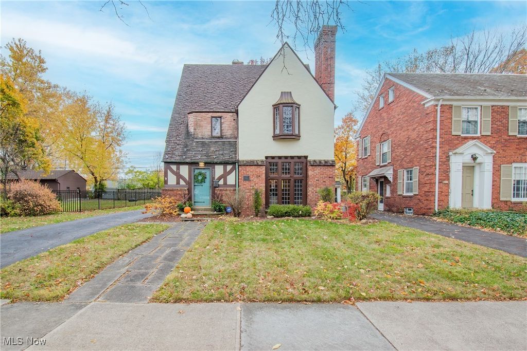 18302 Scottsdale Boulevard, Shaker Heights, OH 44122