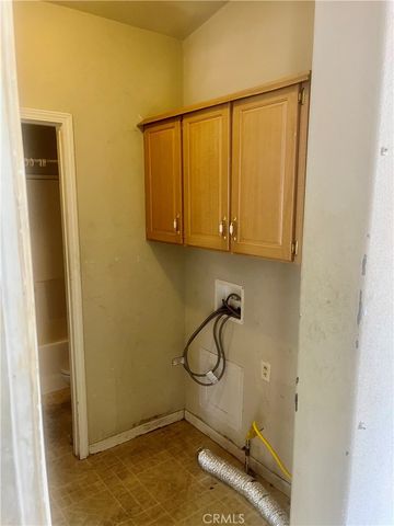 7560 Woodman Scp74, Van Nuys, CA 91405