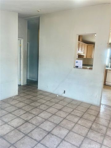 7560 Woodman Scp74, Van Nuys, CA 91405