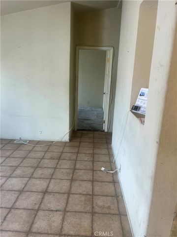 7560 Woodman Scp74, Van Nuys, CA 91405