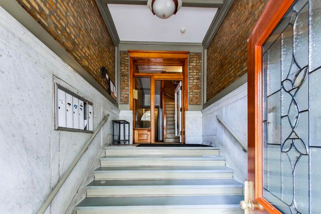 5201 S BLACKSTONE Avenue 1W, Chicago, IL 60615
