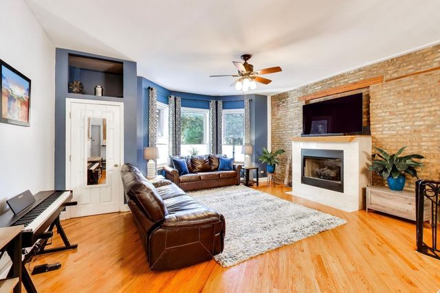 5201 S BLACKSTONE Avenue 1W, Chicago, IL 60615