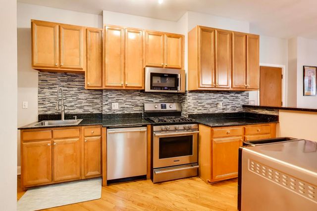 5201 S BLACKSTONE Avenue 1W, Chicago, IL 60615