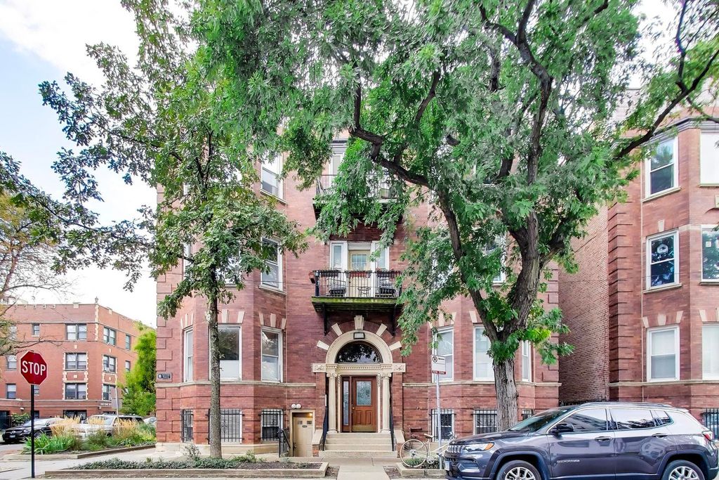5201 S BLACKSTONE Avenue 1W, Chicago, IL 60615