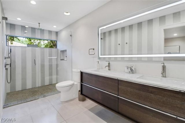 27052 Kindlewood LN, Bonita Springs, FL 34134