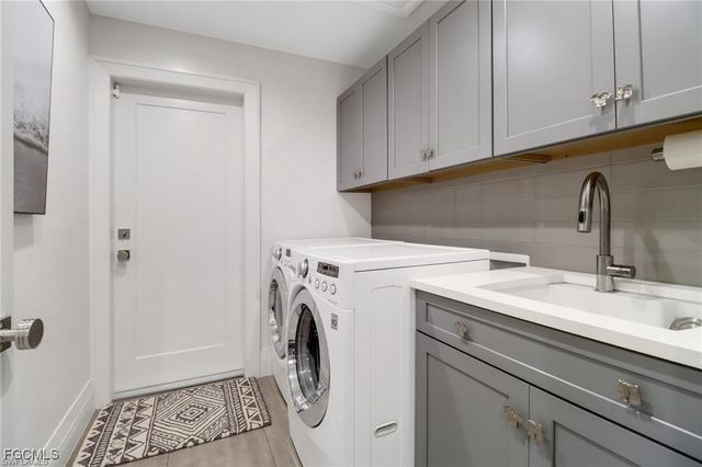 27052 Kindlewood LN, Bonita Springs, FL 34134