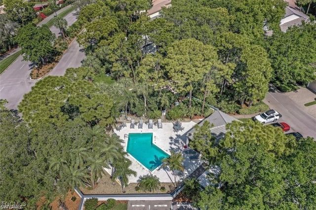27052 Kindlewood LN, Bonita Springs, FL 34134