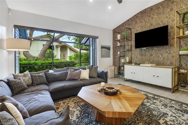 27052 Kindlewood LN, Bonita Springs, FL 34134