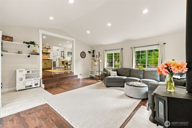 23224 37th Avenue NE, Arlington, WA 98223